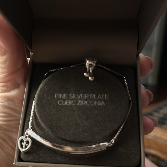 Silver plated cubic zirconia “Faith Hope Love” bracelet NWT - Picture 5 of 5